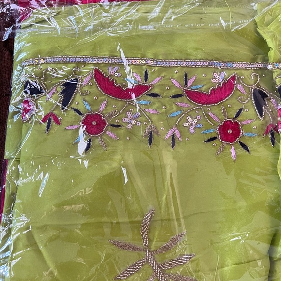 Women dresses - Picture 3 of 3